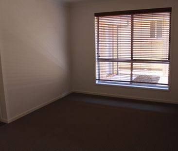 Modern 3 Bedroom Property in Smithfield Plains - Photo 2