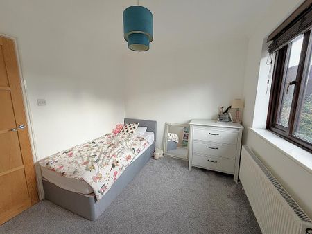 2 bedroom terraced house to rent - Photo 2