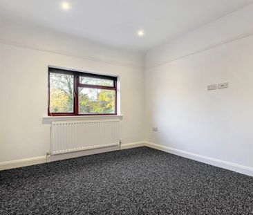 Thursley Road, Elstead, GU8 - Photo 3