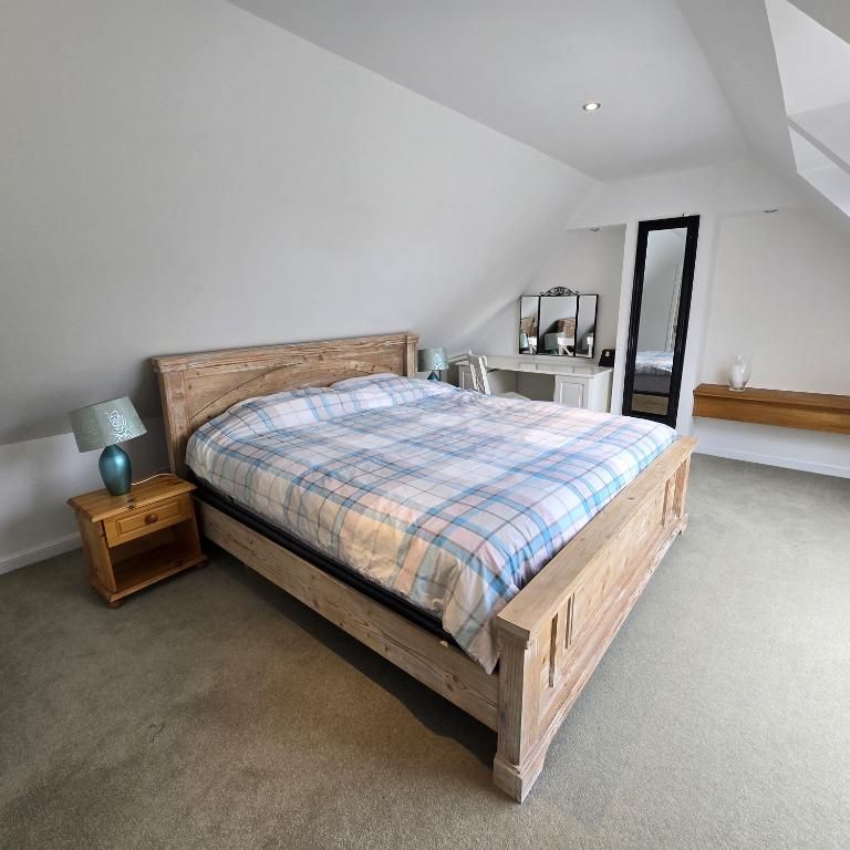 6 bedroom detached house to rent - Photo 1