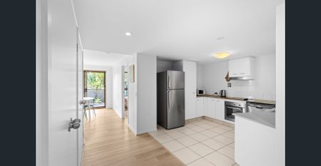 Spacious & Convenient Townhouse in the Heart of Beenleigh - Photo 4