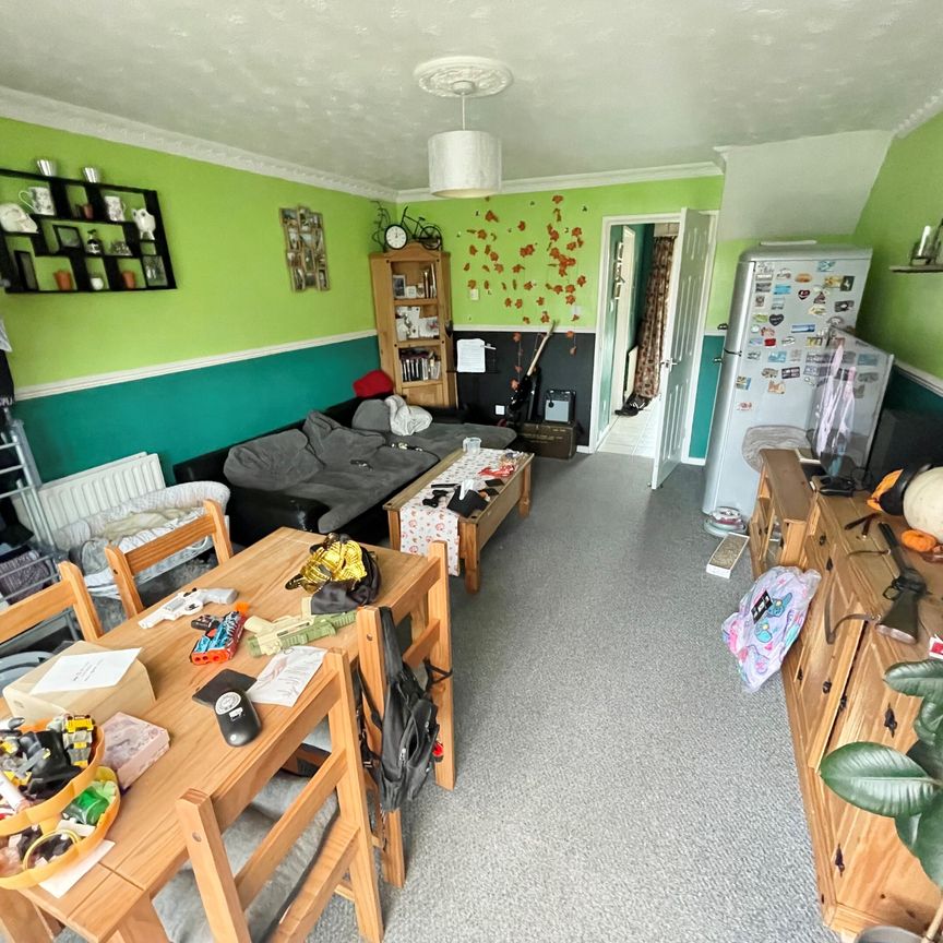 Chapel Road, Attleborough - Photo 1