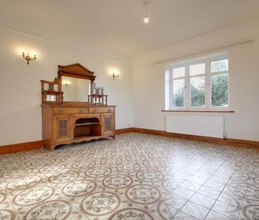 5 bedroom detached house to rent - Photo 2