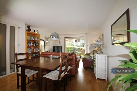 3 bedroom flat to rent - Photo 2