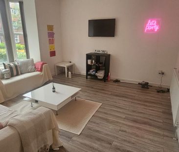 3 Bed - Flat 1, 24 Kensington Terrace, Hyde Park, Leeds - LS6 1BE -... - Photo 1