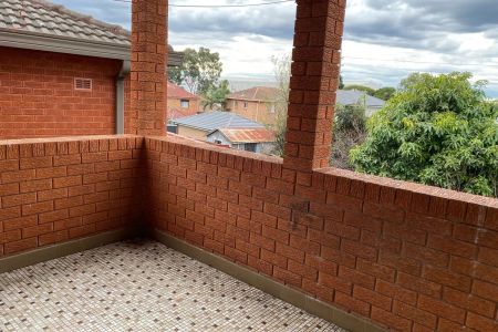 “3 Bedroom- Top Floor” - Photo 3