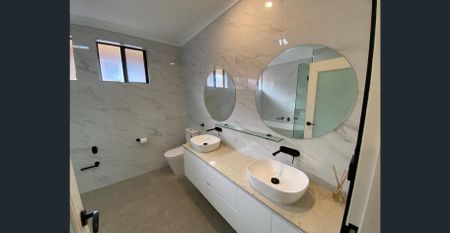 Family Comfort with Space, Style & Poolside Living - Photo 3