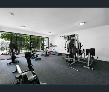 Resort-Style Living in the Heart of Robina - Spacious 3-Bedroom Tow... - Photo 4