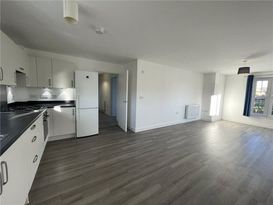 Modern first floor two bedroom apartment on the popular Great Western Park Development. - Photo 1