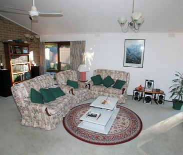QUITE AND CONTEMPORARY LIVING - Photo 1