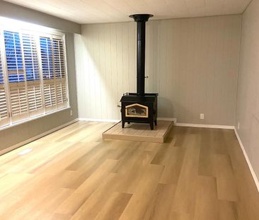 For Lease - 230 Boyers Side Road, Georgina, Ontario - Photo 2