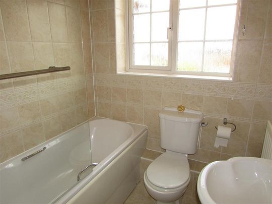 2 bedroom house to rent - Photo 1