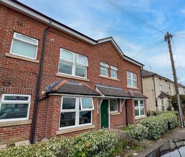 2 bed flat to rent in Capstone Place, Bournemouth, BH8 - Photo 1