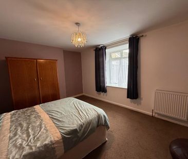 4 bedroom detached house to rent - Photo 4