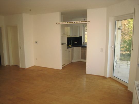 Rüdesheim: Moderne 2 ZKB mit Terrasse, EBK & neuem TL-Bad mit begehbarer Dusche, ... - Photo 1