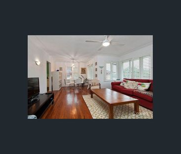 Beautiful Low-Set Family Home IN IDEAL LOCATION - Photo 1