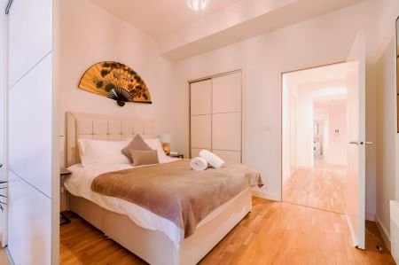 2 bedroom 2 bathroom - Photo 4