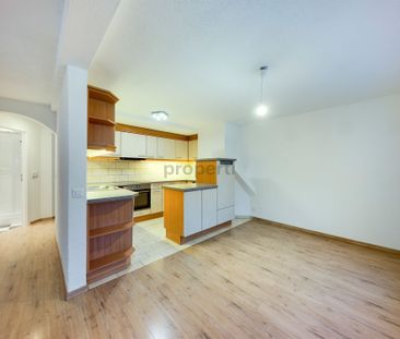 Centrally located duplex apartment with a fireplace ideal for coupl... - Photo 4