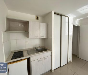 Location Appartement 1 pièce 21m² STE CLOTILDE 97490 - Photo 1