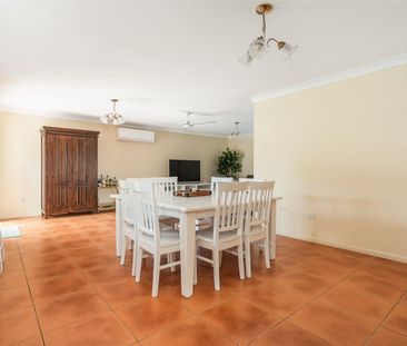 Very Spacious Pet Friendly Family Home - Photo 3