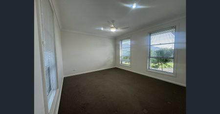 Spacious Modern Family Home in Quiet Cul-de-Sac - Photo 4