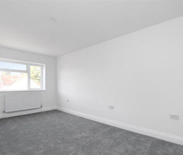 3 bedroom end of terrace house to rent - Photo 4