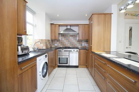 1 bedroom in a house share to rent - Photo 2