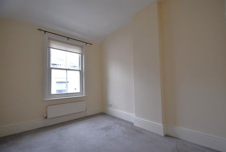 2 Bed Flat - Conversion - Photo 3