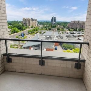 Condo locatif — 4½ neuf, jamais habité — Piscine sur le toit — Au pied du métro Cartier, Laval - Photo 3