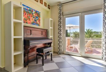 FOR RENT VILLA MORAIRA with 4 bedrooms for LONG TERM NEAR THE BEACH AND THE CITY