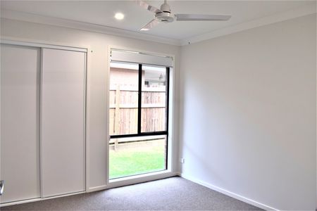 39 Sapphire Cres, Redbank Plains QLD 4301 - House For Rent | Domain - Photo 3
