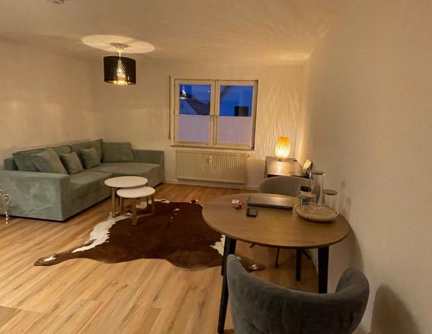 Ideal für Berufspendler - neu renoviert & möbliert - Photo 1