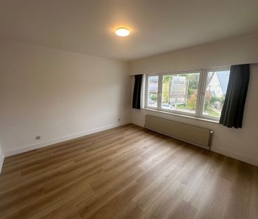 Ruime woning met 3 slaapkamers, garage en tuin - Photo 4