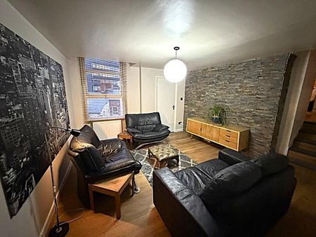 3 bedroom apartment to rent - Photo 2