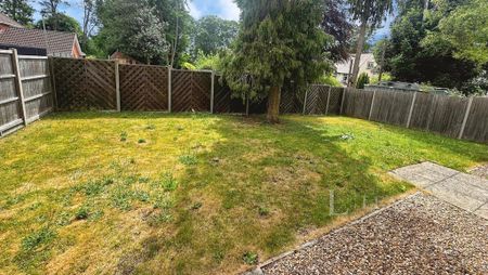 1 bedroom in a house share to rent - Photo 4
