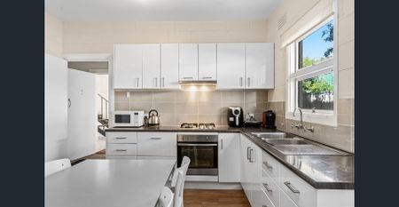 Spacious, Easy Living - Photo 5