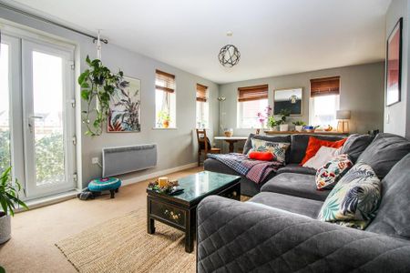 2 bedroom flat to rent - Photo 2