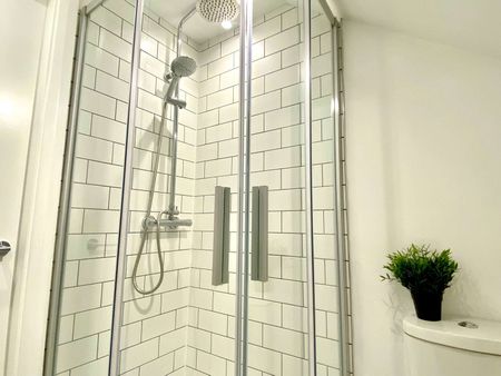 Amington Road Unit 4 - Photo 3