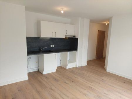 Location Appartement 2 pièces 42m² MAROMME 76150 - Photo 3