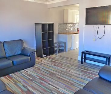 6 Bed - 59 Manor Drive, Hyde Park, Leeds - LS6 1DD - Student - Photo 1