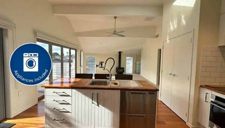 Two bedroom plus a study in Sunnyhills - Photo 2