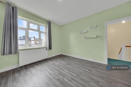 3 bedroom terraced house to rent - Photo 2