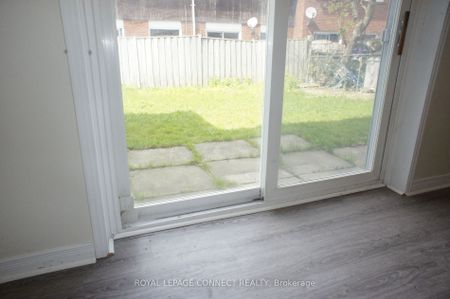 Semi-Detached Home For Lease | E8129436 - Photo 2