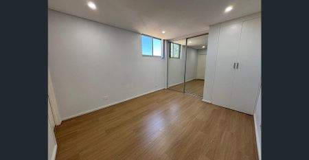 MODERN 2 BEDROOM APARTMENT! - Photo 5