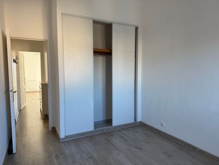 Location Appartement 4 pièces 65m² - Photo 3