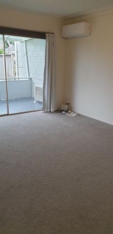 Available now - 3 bedroom in a handy location - Photo 2