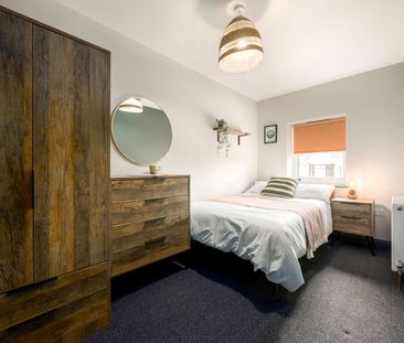 OX Living is proud to present this high-quality 8-bedroom co-living... - Photo 3