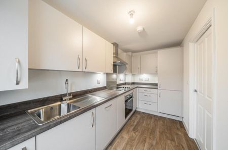 3 Bedroom House - Semi-Detached - Photo 3