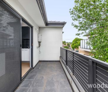 Secluded & Stylish - Photo 4