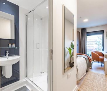 1 bedroom in a flat share to rent - Photo 3